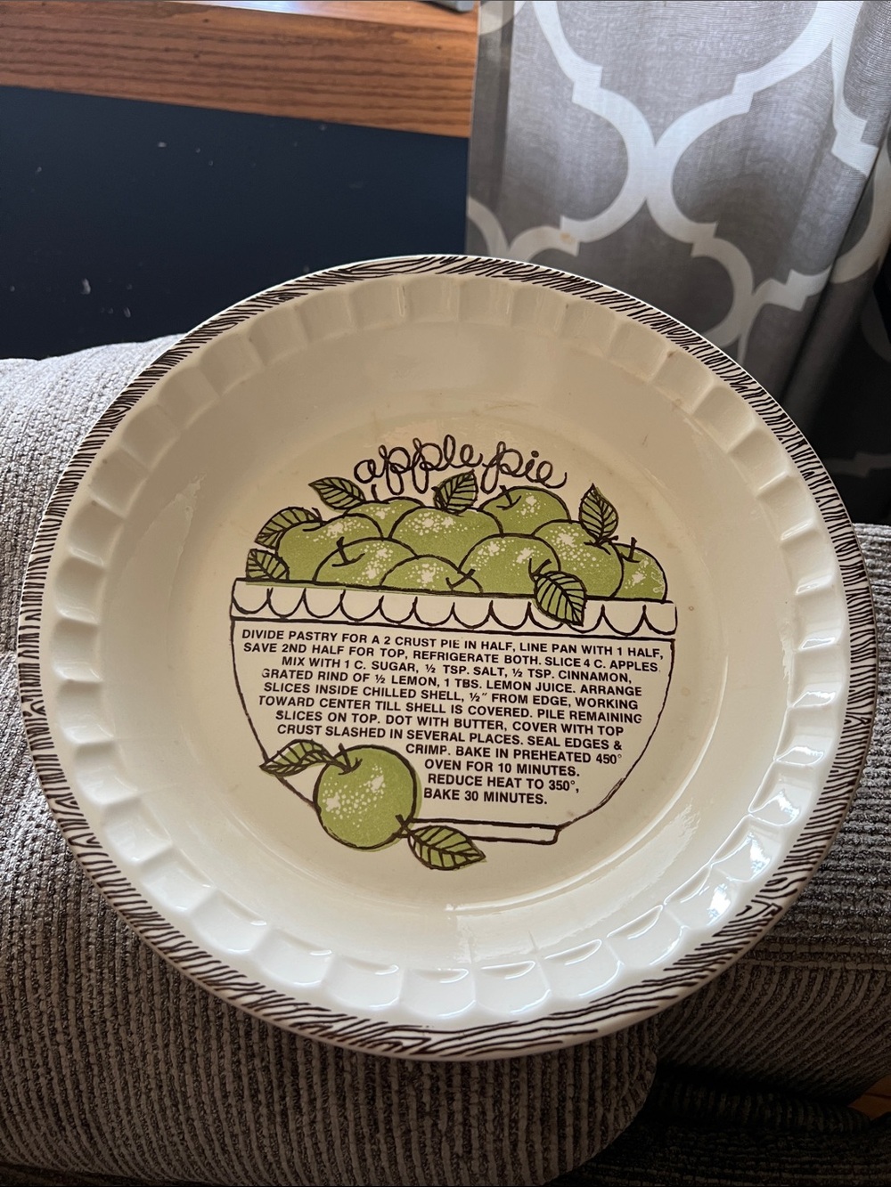 Vintage Royal China Country Harvest Apple Pie Plate